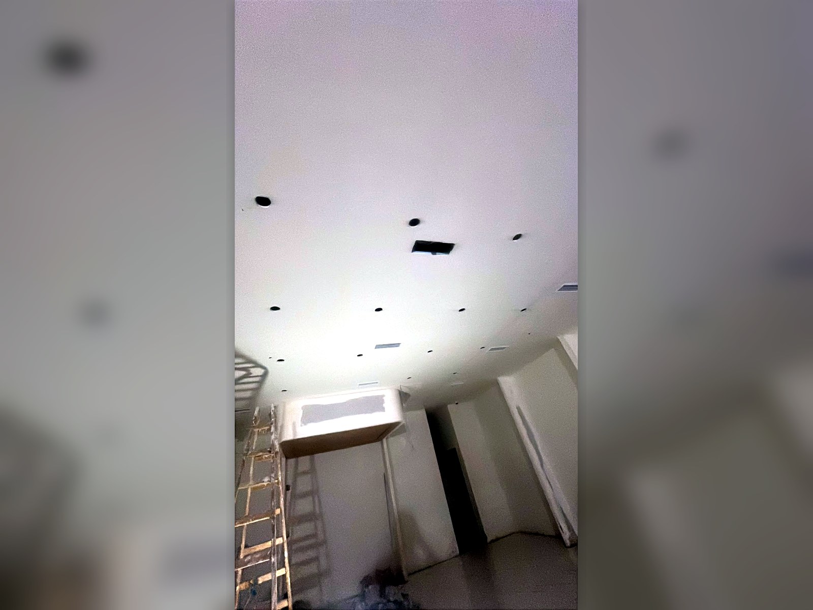Installation électrique magasin · Préparation plafond